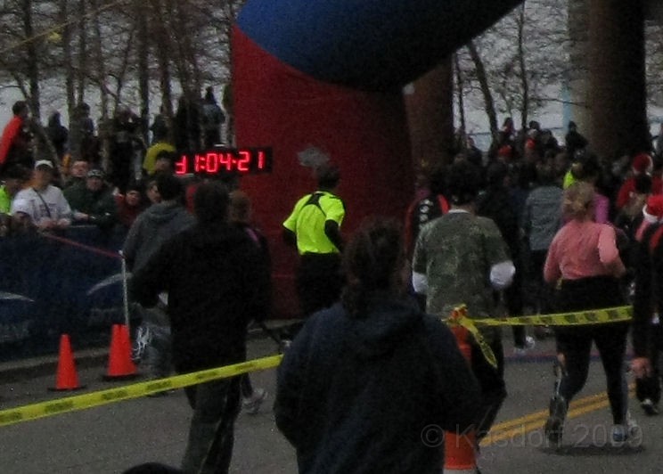 Detroit Turkey Trot 10K 2009 072a.jpg - The 2009 Detroit Turkey trot 10K was run on November 29, 2009. A chilly and blustery day. Lots of costumes and racers though, 12400 strong!